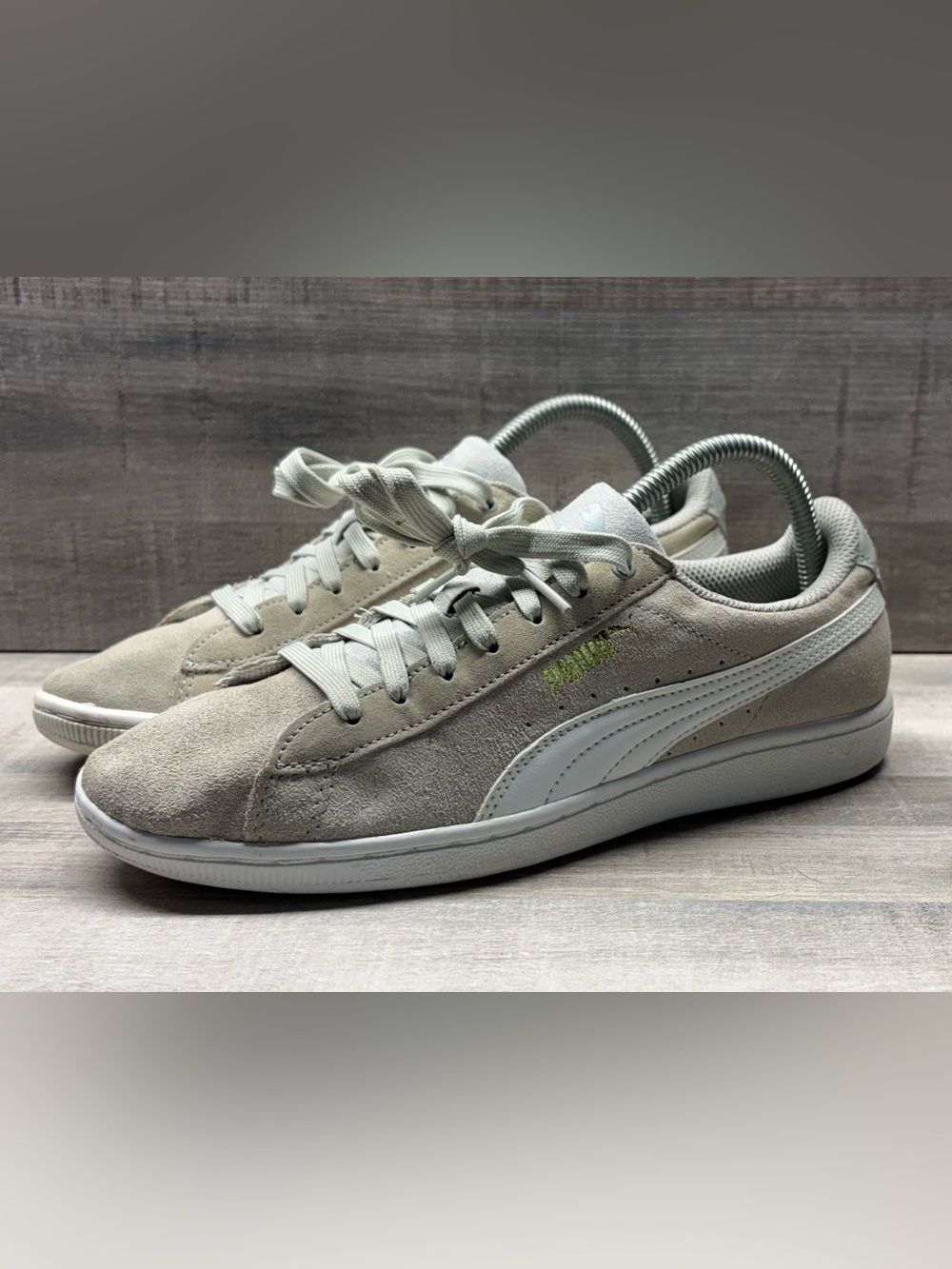 PUMA Vikky Womens 8.5 Gray Suede White Sneakers Shoes 362622 01